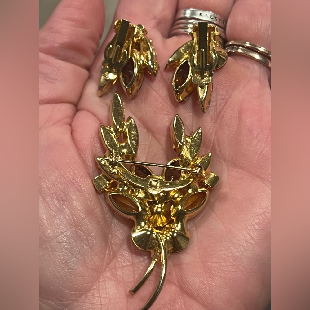 Gold-Tone Multicolor Crystal Floral Brooch - Vibrant Autumn Hues - Picture 8 of 10